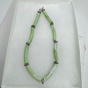 Vintage faux jade acrylic/metal necklace
